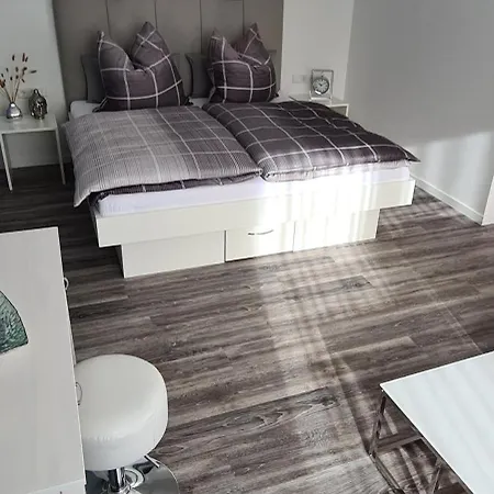 Ulmen Krone Lejlighed *